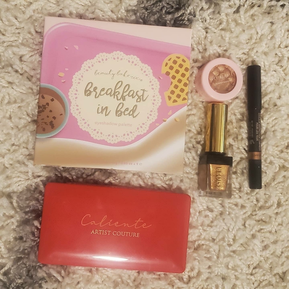 Makeup bundle